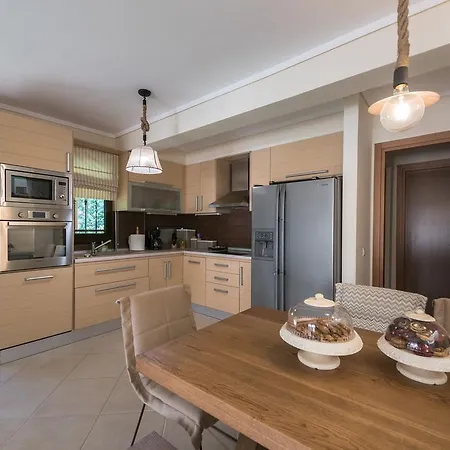 بيت للعطل Elani Dieci By Luxlikehome سيفيري