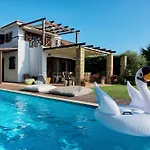 Elani Dieci By Luxlikehome *