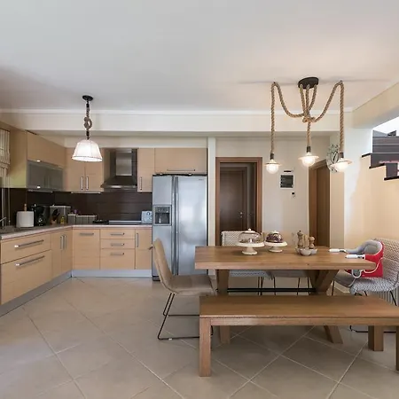 Elani Dieci By Luxlikehome * Siviri