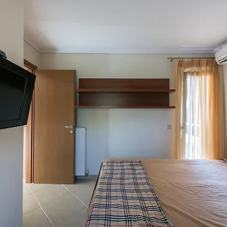 Elani Dieci By Luxlikehome Siviri