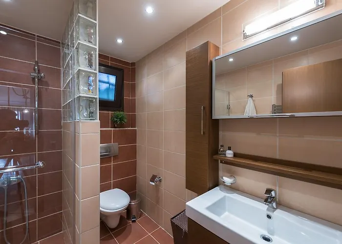 Elani Dieci By Luxlikehome * Siviri